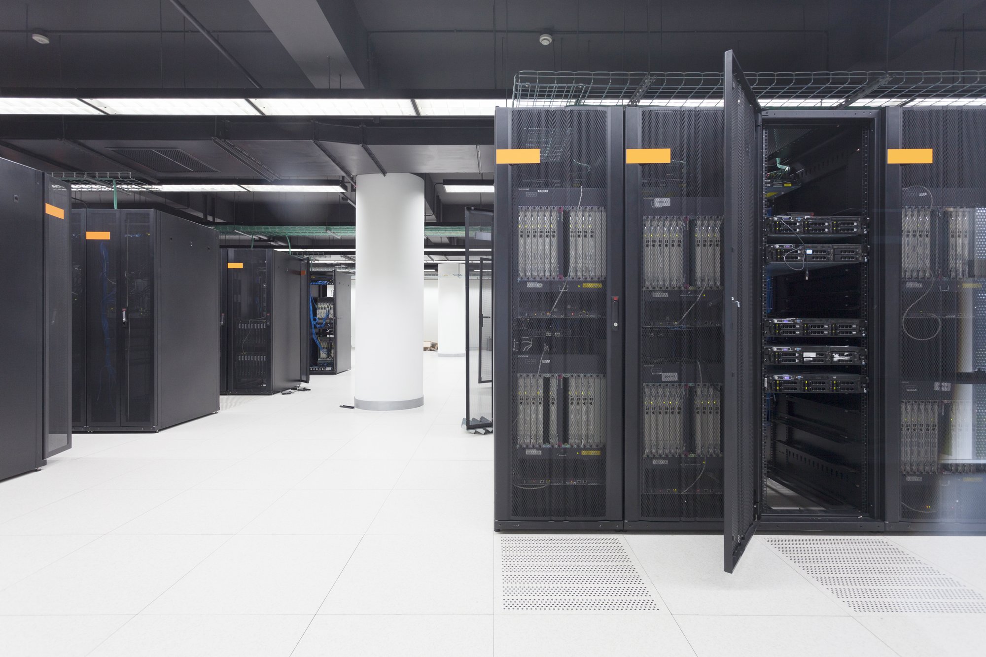 air cooled chiller hire for data centres
